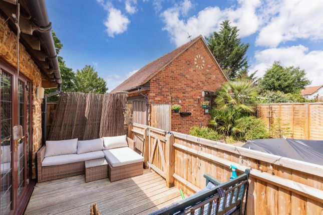 Old Barn Cottage, Cox Green Lane, Maidenhead photo 3