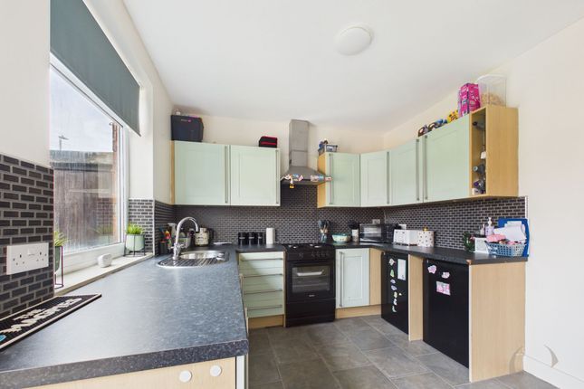16 Colman Avenue, South Shields photo 5