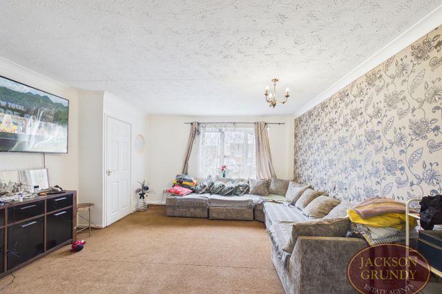 39, Mapperley Drive, Northampton photo 3