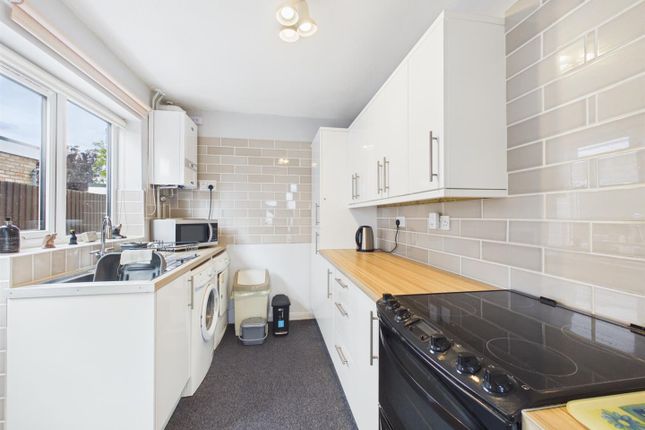 163, Broughton Avenue, Aylesbury photo 3