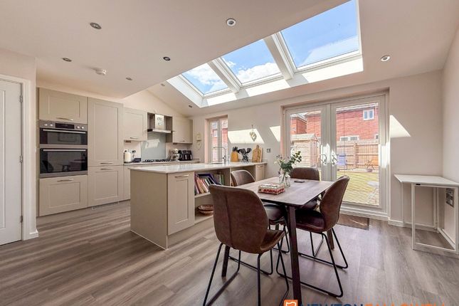 9 Marigold Way, Newark photo 2