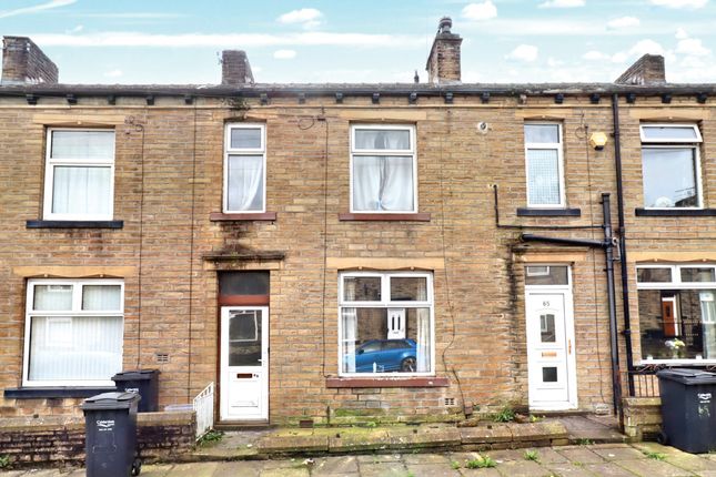 Thumbnail Terraced house for sale in Woodside View, Halifax