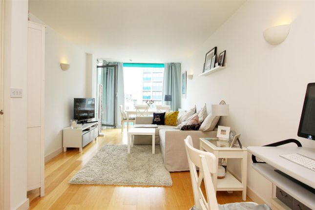 Flat 328, Vantage Building, Station Approach, Hayes photo 3