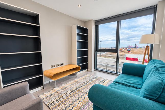 Apt 107, Park Central, 11 Jesse Hartley Way, Liverpool photo 2