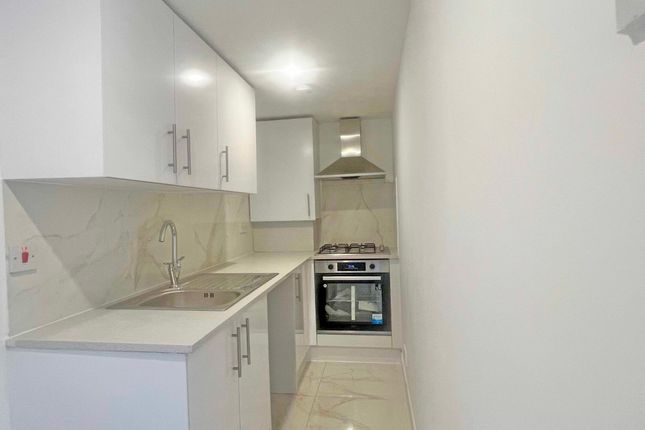 Flat 1 29-31 St. Peters Street, Bedford photo 3