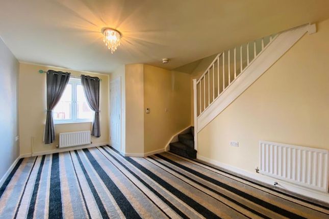 19, Heather Court, Castleford photo 2