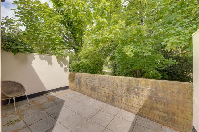 93 Leahurst Road, Hither Green photo 4