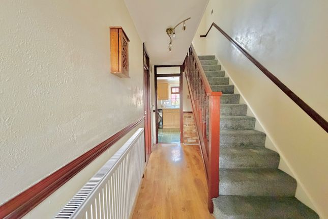 9, Humber Way, Sandhurst photo 2