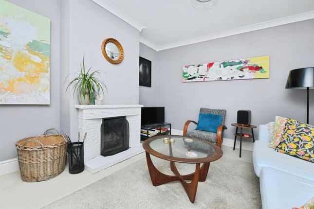 4, The Crescent, SALTASH photo 2