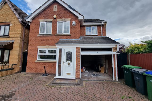 Detached house to rent in Cornwall Close, Tipton