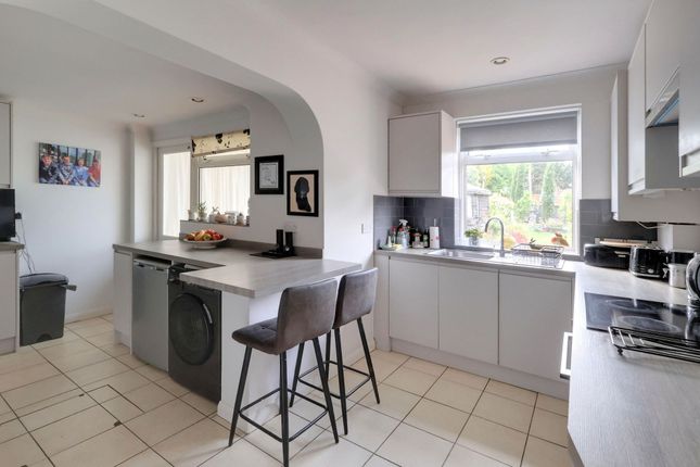 6 Devonshire Way, Croydon photo 4