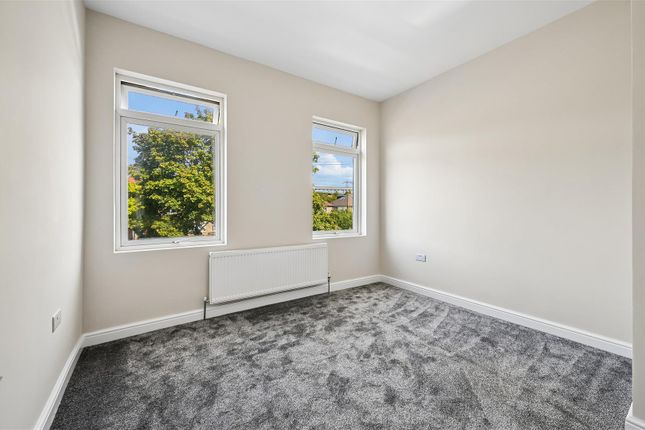 57A, Liberty Avenue, Colliers Wood photo 4