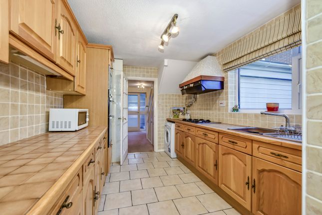 38, Appletree Walk, Watford photo 2