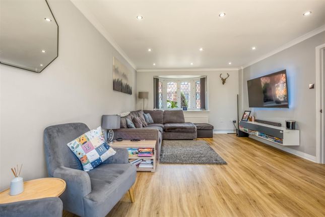 10, Hawthorn Close, Burgess Hill photo 3