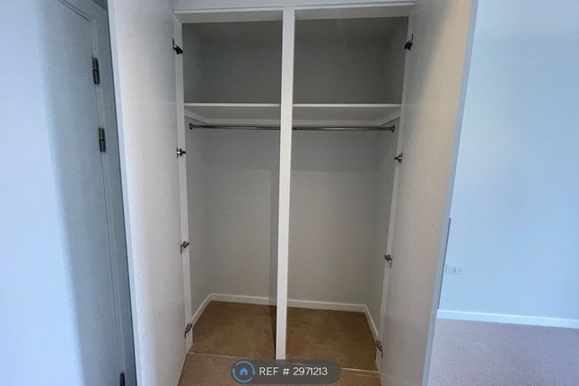 Flat, Aspin Lane, Manchester photo 4