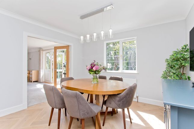 Crinan Lodge, Springwood Terrace, Peebles photo 4