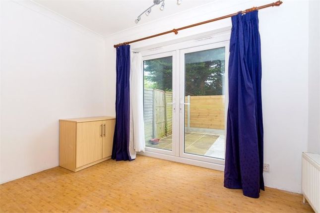Flat to rent in Hermitage Close, Slough