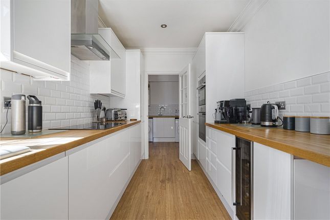 2, Avonstowe Close, Kent photo 4