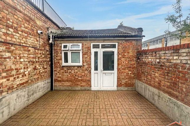 33E, High Street, Harrow photo 5