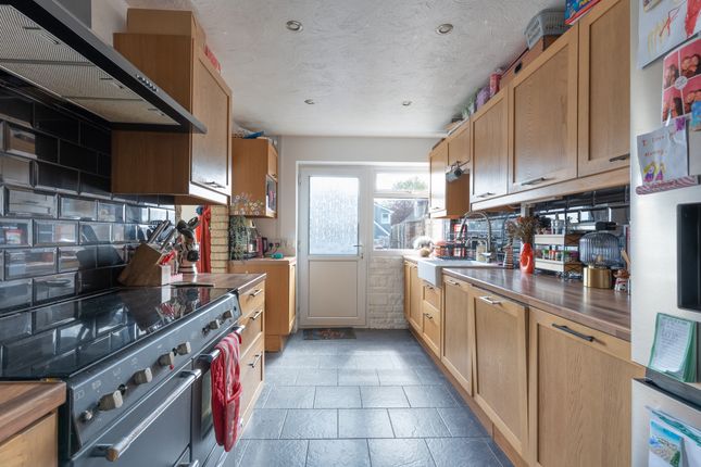 6 Cedar Way, Bristol photo 4