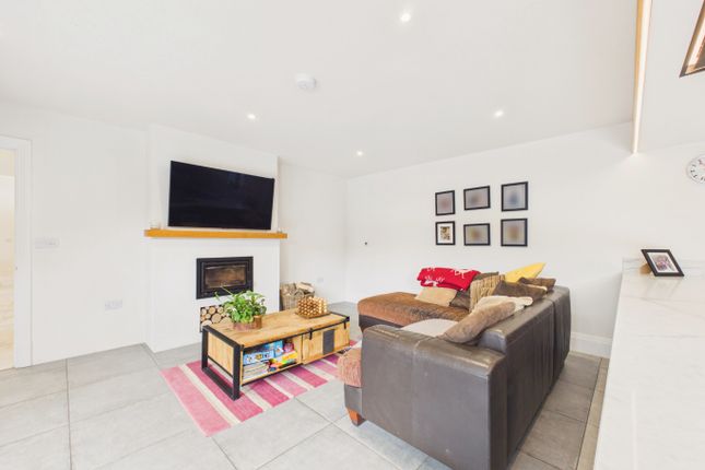 11 South Newbald Road, North Newbald, East Riding of Yorkshire photo 2