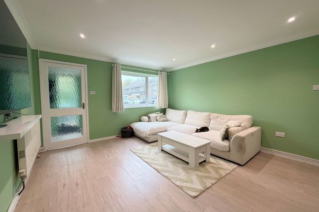 43 Cheviot Drive, Southampton photo 5