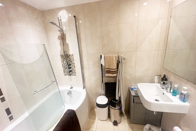 85 Rivington Apartments, Railway Terrace, Slough photo 3