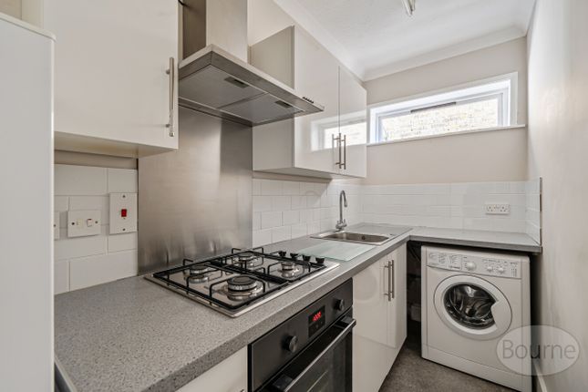 Flat B, 40, Church Road, Guildford photo 4