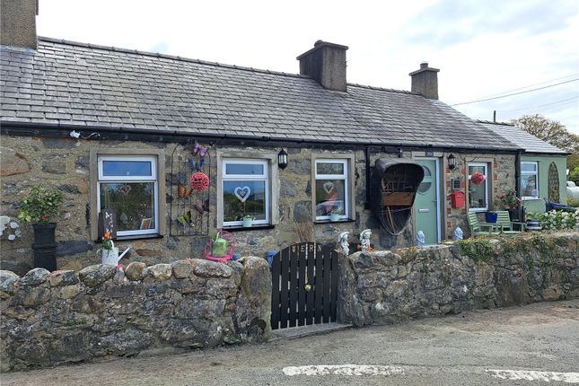 Thumbnail Cottage for sale in Rhostryfan, Caernarfon, Gwynedd