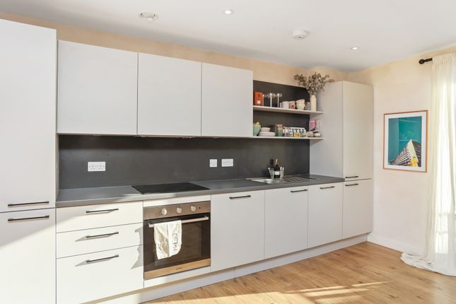 24 (flat 4), Pillans Place, Leith, Edinburgh photo 4