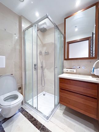 Flat 34, Kensington Gardens Square, London photo 4