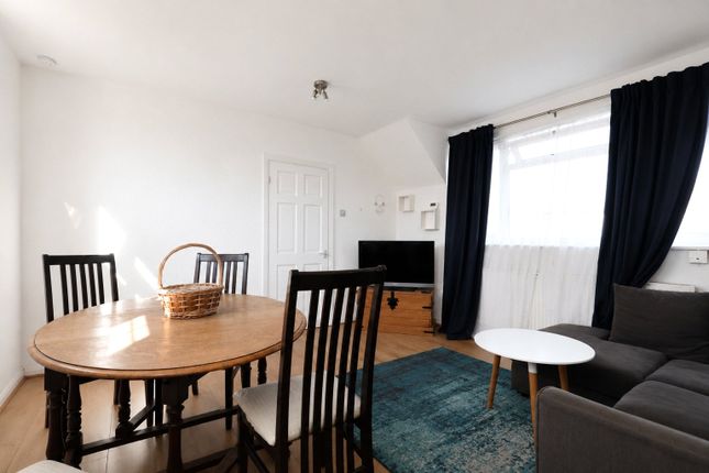 Flat, Beaconsfield House,, Kingfield Road, Woking photo 4