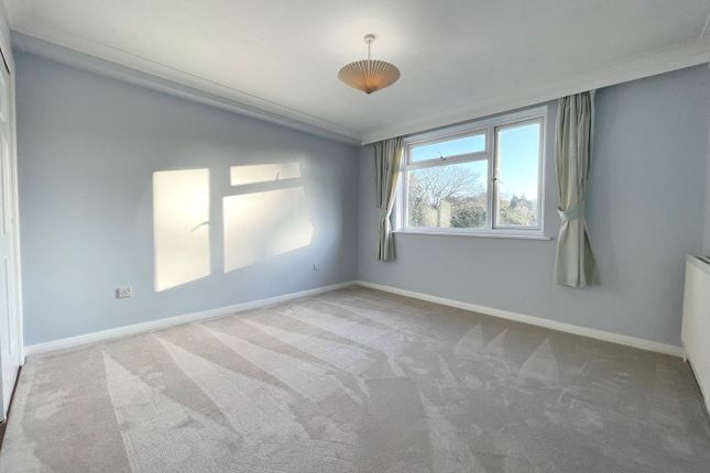 Flat for sale in Farleigh, 32A Branksome Wood Road, Bournemouth