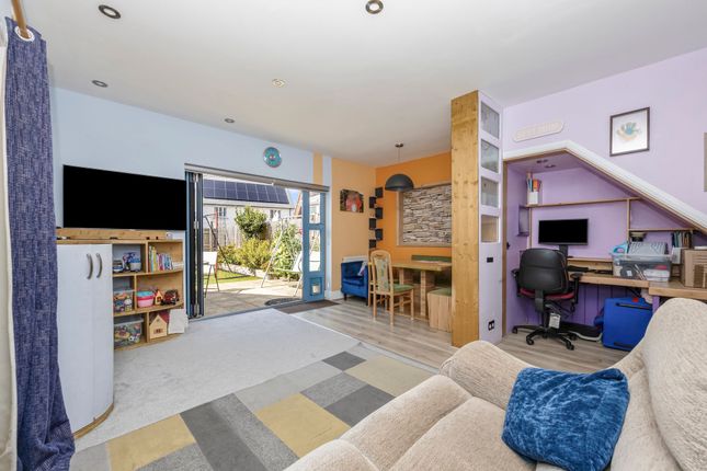 15 Meadow Drive, Henfield photo 3
