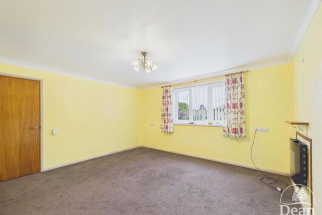 4 Hawthorn Court, Kimberley Drive, Lydney photo 3