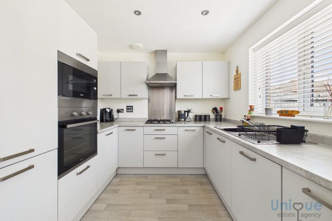 3, Kingfisher Drive, Wesham photo 3