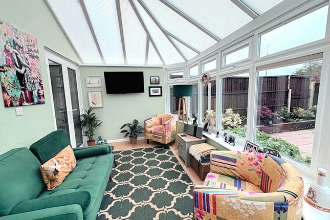 26 Bessancourt, Crewe photo 4