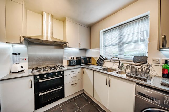 16, Davey Walk, Tewkesbury photo 3