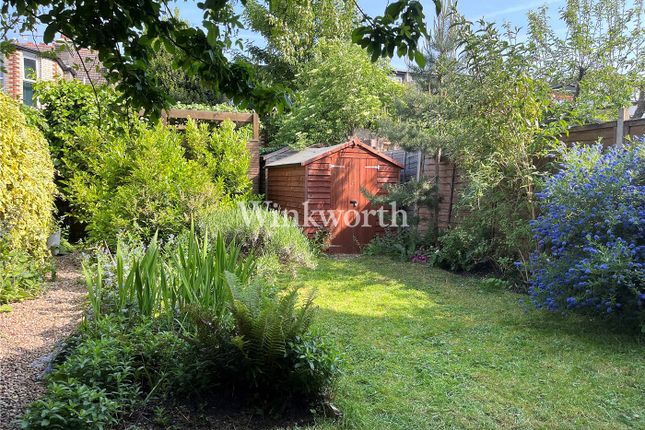 68, Woodside Road, London photo 3