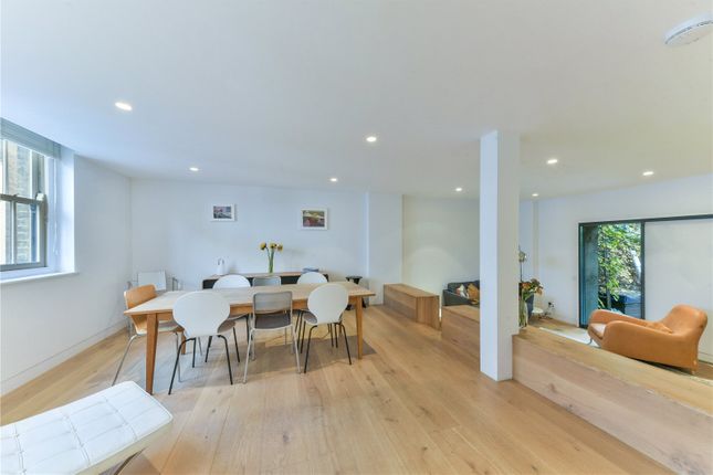Thumbnail Mews house to rent in Brownlow Mews, London