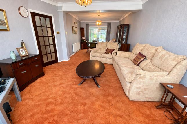 Larkshall Crescent, London photo 4