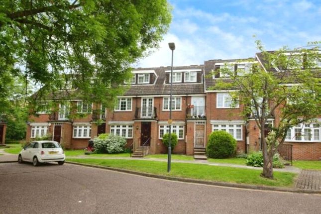2-bed maisonette on 18, Bramble Close, Middlesex, £350,000