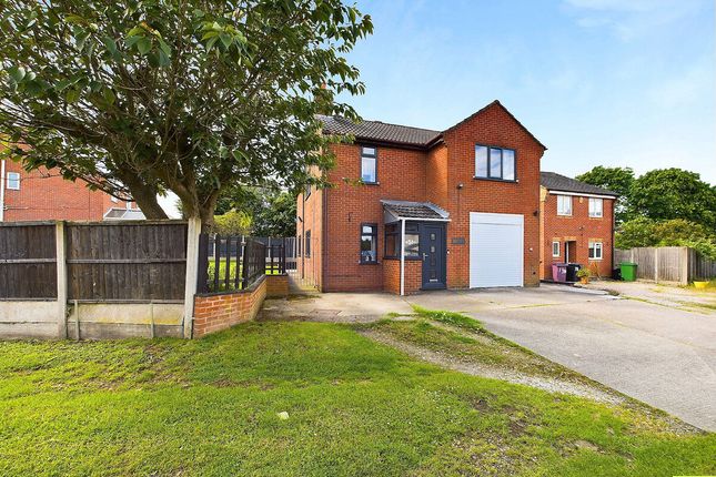Thumbnail Detached house for sale in Williamthorpe Close, North Wingfield