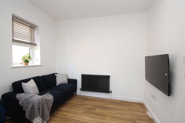 Studio 2, 30A, High Street, Rushden photo 5