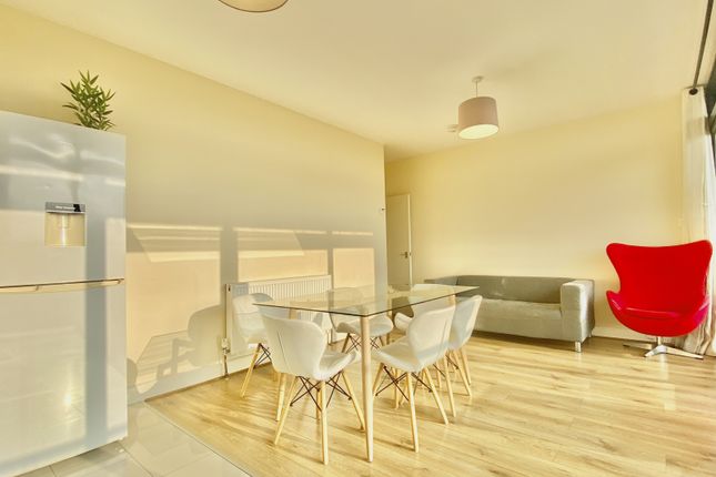 Flat 6, 1D, Caxton Road, Wimbledon photo 4