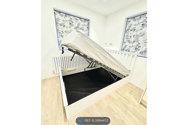 Beaulieu Drive, Pinner photo 4