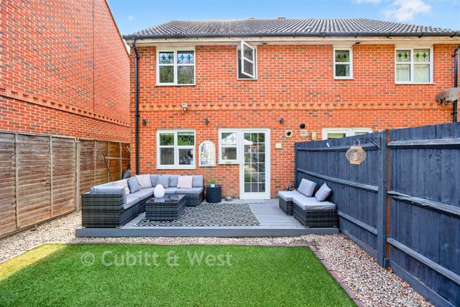 5, Azalea Close, Havant photo 3