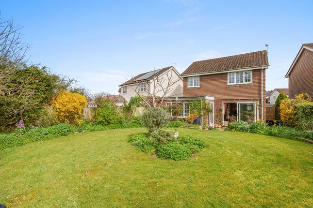 19 Haglis Drive, Aylesbury photo 4