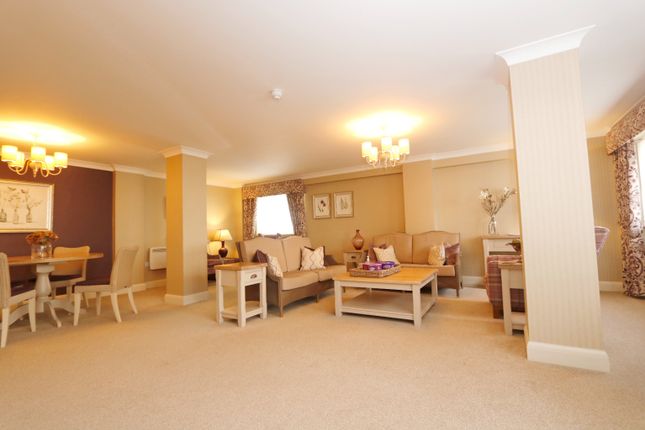 Flat for sale in Elmtree Lodge, Cranleigh Drive, Leigh-On-Sea, Essex