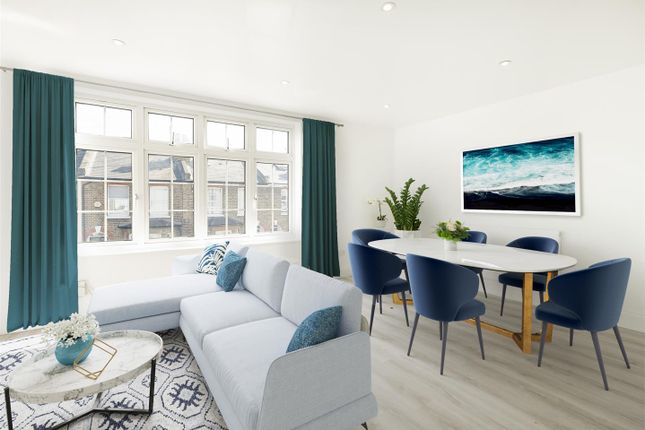 Flat for sale in Elton Road, Kingston Upon Thames